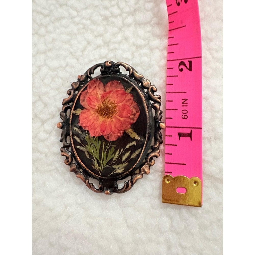 Vintage Style Pressed‎ Flower Resin Brooch Ornate Bronze Filigree Pendant Oval - Picture 6 of 8